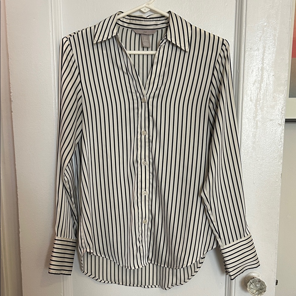 H&M Black and White Striped Button-Up Shirt (xs)